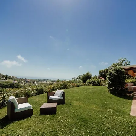 Alle Pendici Del Conero 2*