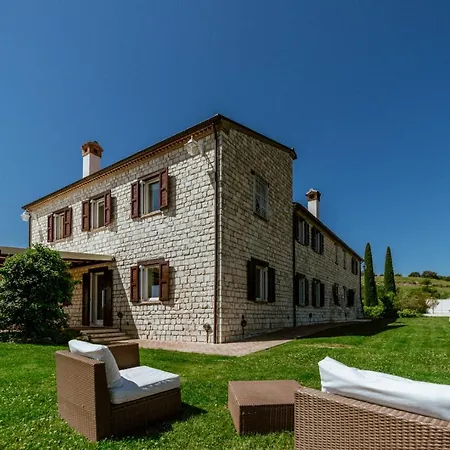 Alle Pendici Del Conero 2*